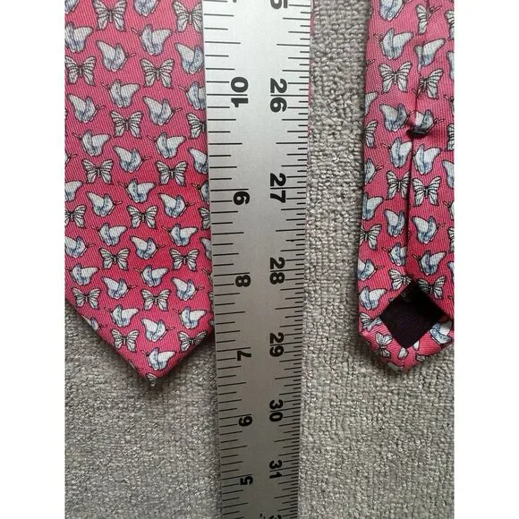 Vineyard Vines Wildlife Conservation Butterfly Print 100% Silk‎ Neck Tie Pink